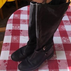 Black leather boots size 9Medium